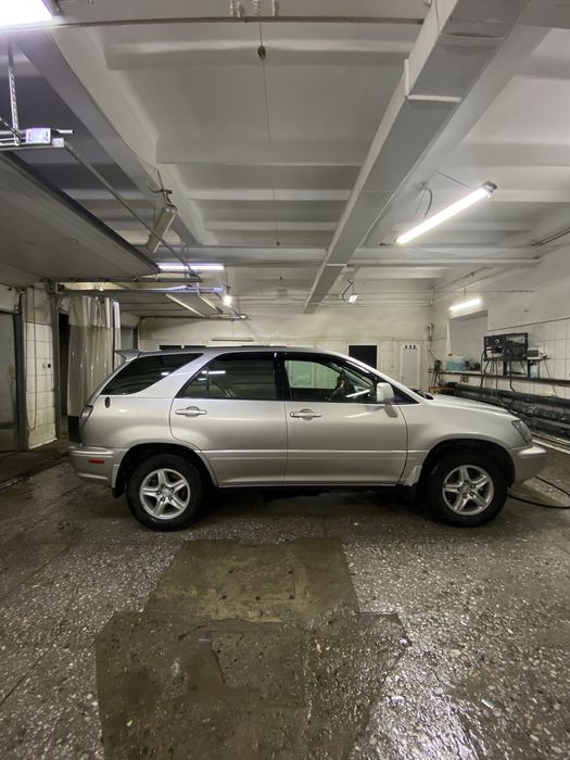 Машина Лексус рх 300