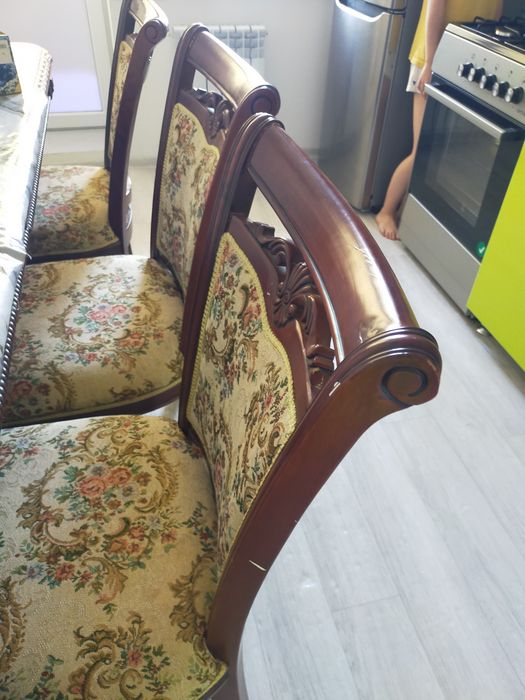 Продам стол со стульями