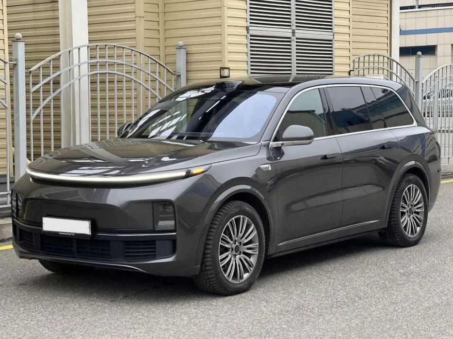 O'zbekiston bo'ylab premium transprt xizmatlari tun-u kun Lixiang L9