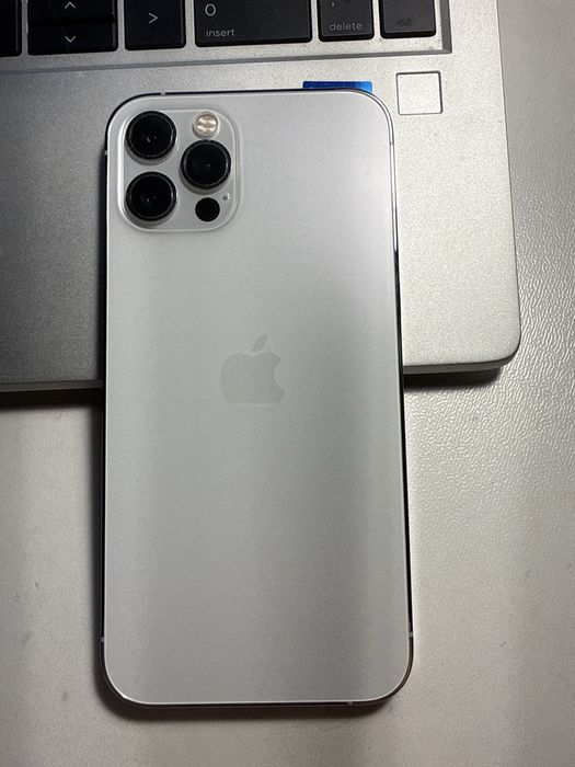 Продам iPhone 12 Pro 128 ГБ