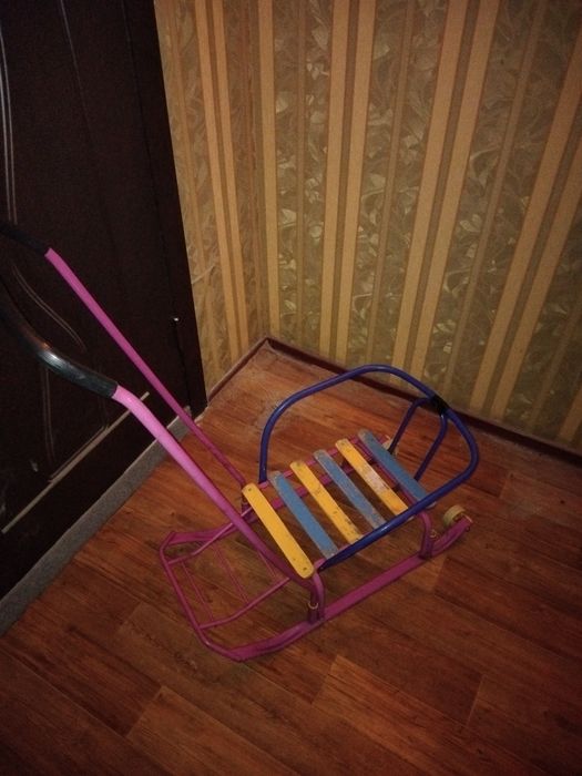 Продаю санки недорого