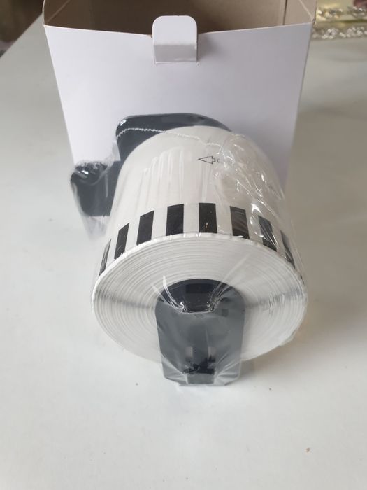 Rolă de etichete termice continue albe de 62 mm