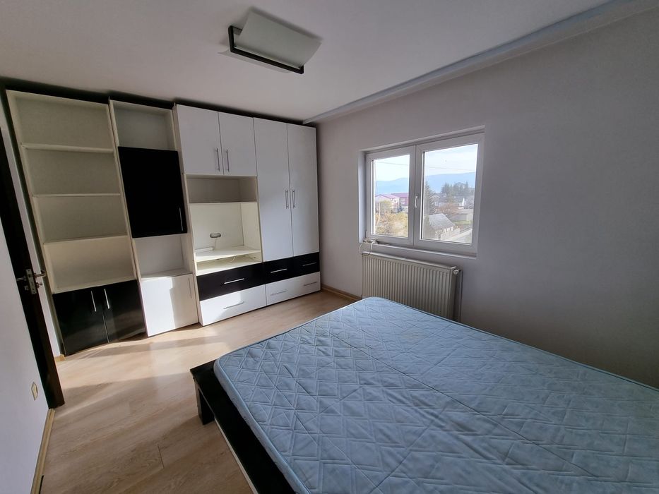 apartament cu 3 camere, decomandat, renovat