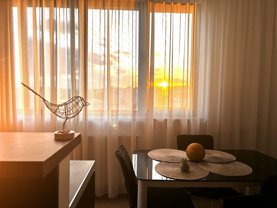 -Cazare Iasi! Gara CFR - bloc nou -2 camere - Cititi Descrierea