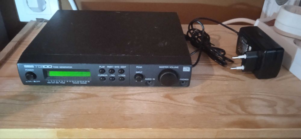 Саунд модул Yamaha TG200