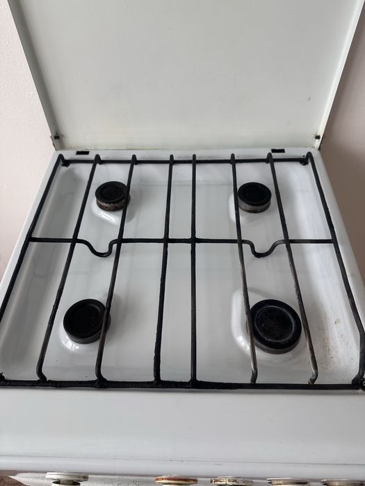 Продам газовую плиту