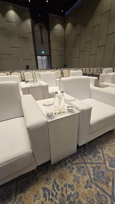 Аренда кресло . Журнальный стол . Прокат кресла диван  Стол стул