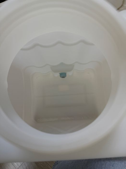 Пластиковая ёмкость с краном