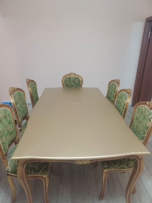 Стол с 8 ми стульями