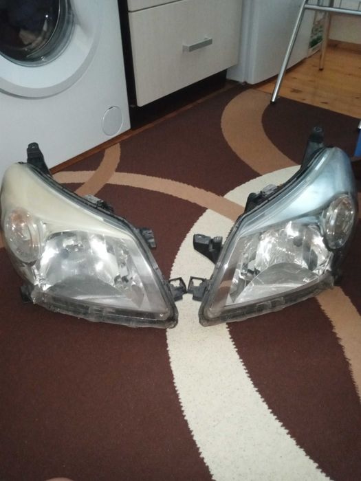 Фарове за Тойота Урбан Крузер