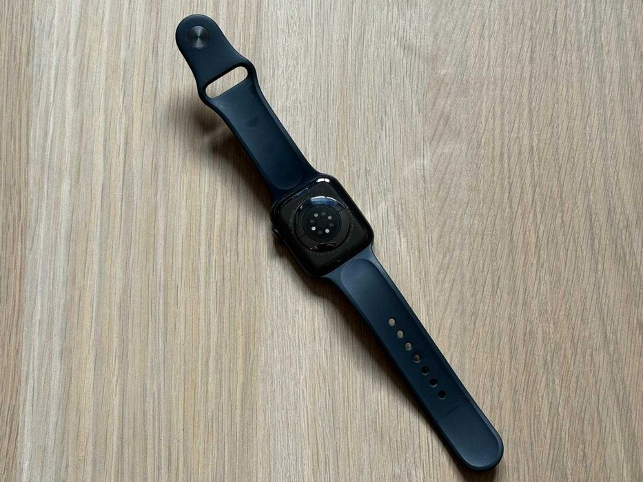 Apple Watch 8 : 45 MM ; Black