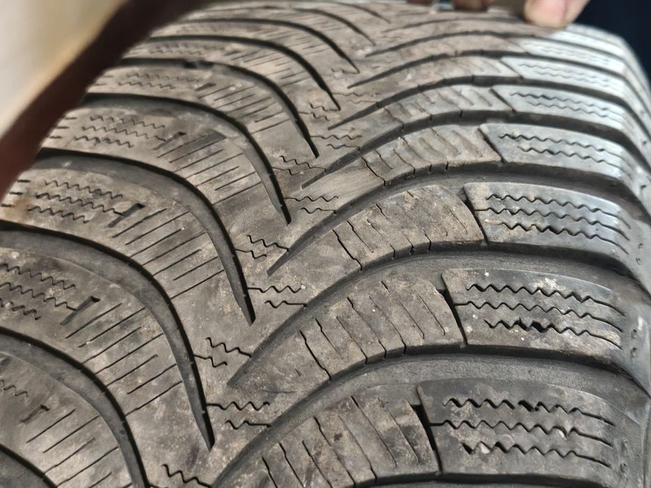 Vând set roți 205x55 R16