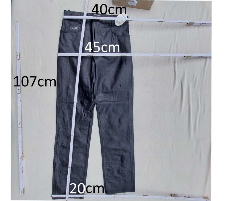 O sa vand pantaloni de piele pentru MOTO!!!
NOU! Germania!