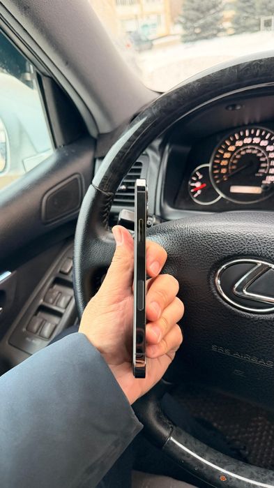 Продам iphone 12 pro  512gb