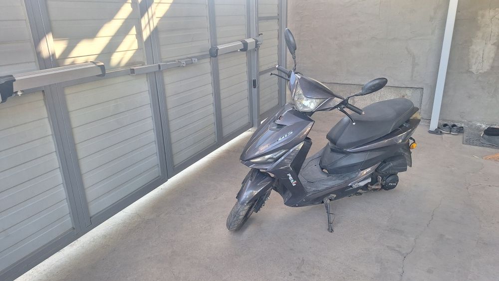 Скутер 2019 года