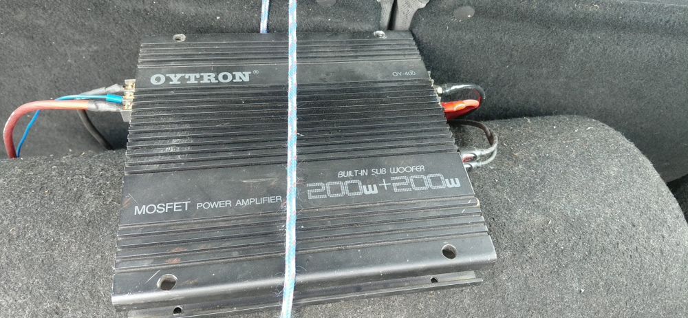 Vand subwoofer alpine  300w + stație oytron 400w 700 lei ambele