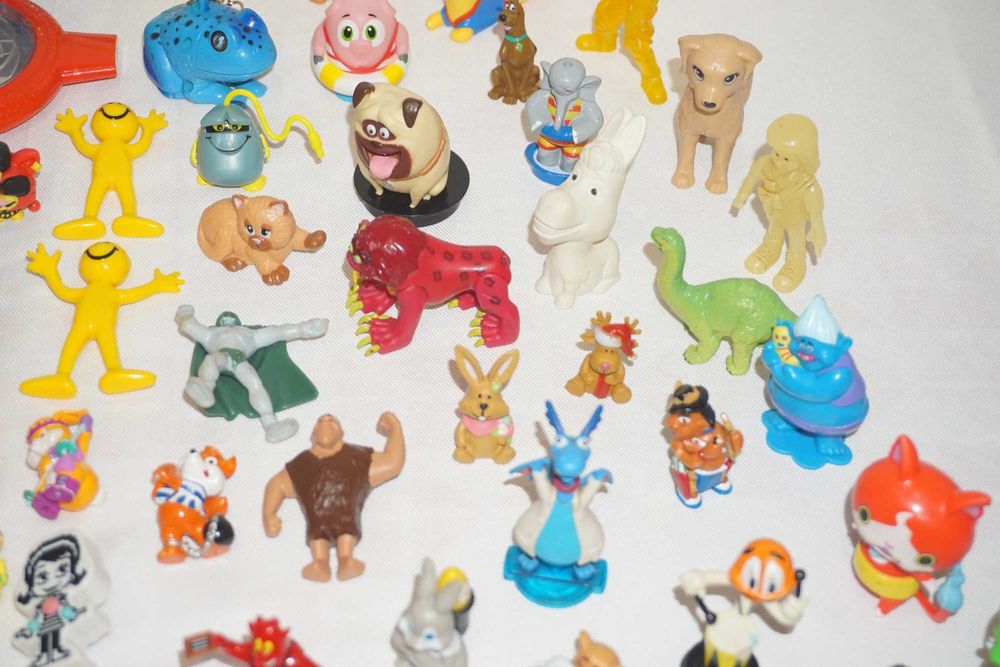 Голям Лот Фигурки Направени За Mcdonald's Burger King И Други 1.1кг