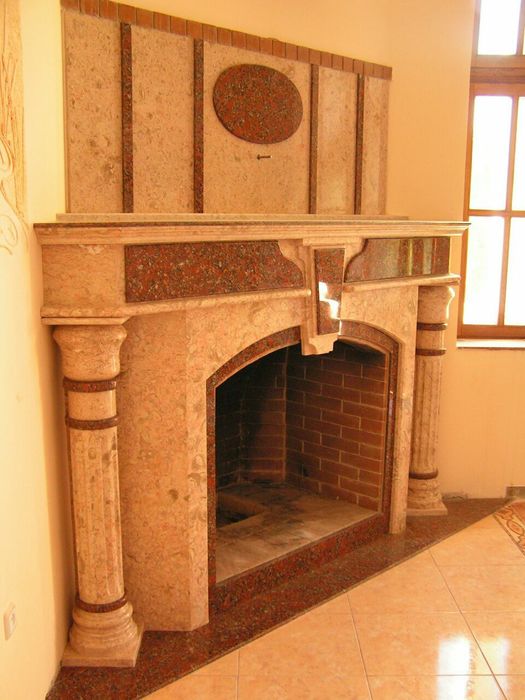 Команда мастеров строит летние кухни Барбекю. Очаги. Камин