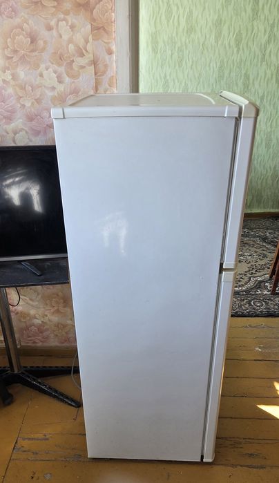 Продам Холодильник б/у фирмы "Midea"