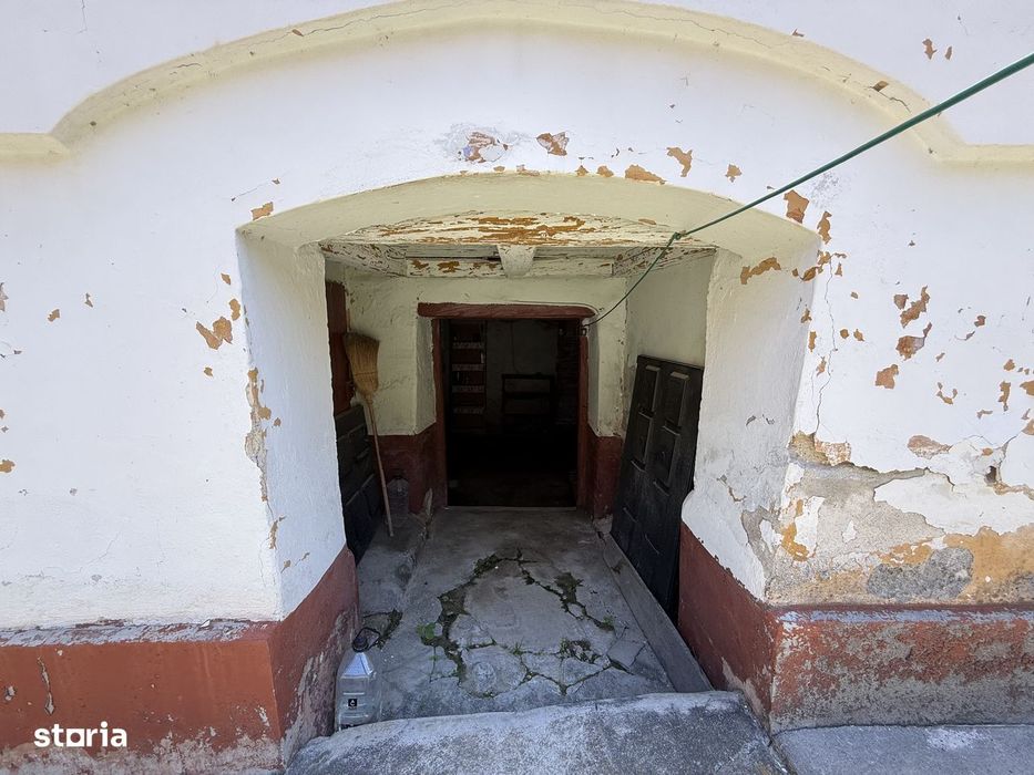 Casă cu curte și anexe în Poiana Sibiului