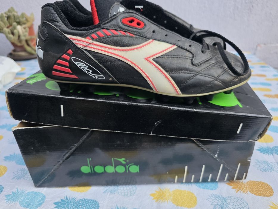 Vand 7 perechi ghete fotbal Diadora