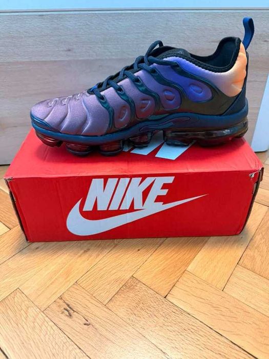 Обувки Nike AIR VAPORMAX PLUS