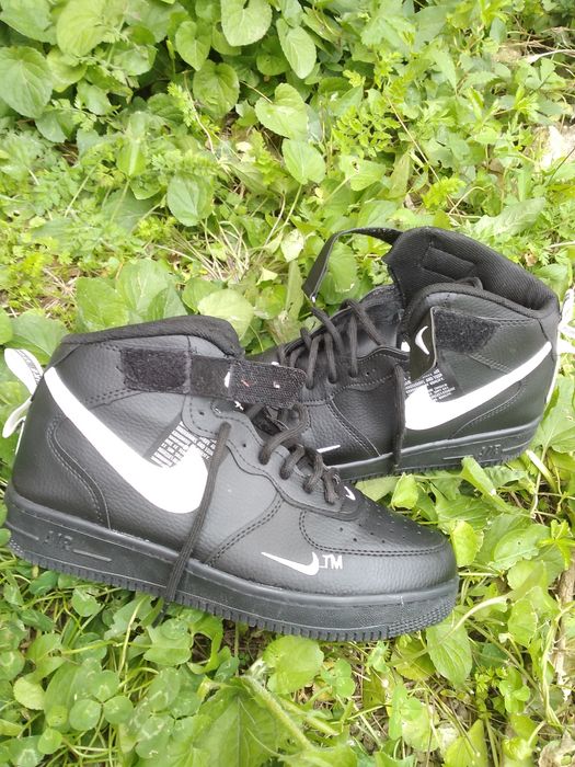 Обувки NIKE НОВИ !!!