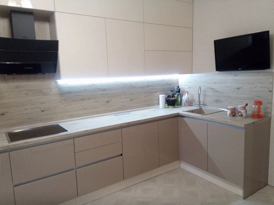 Изготовим мебель на заказ Шкафы кухни гардеробы комоды