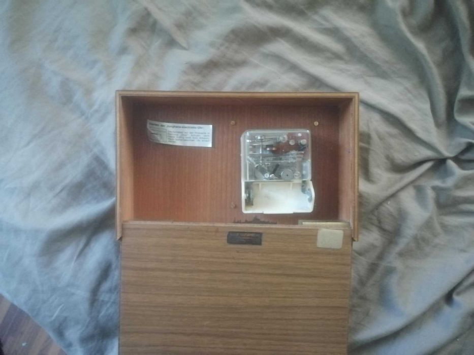 Ceas Junghans electronic Ato-Mat  Desk clock Teak wood  60s Midcentury