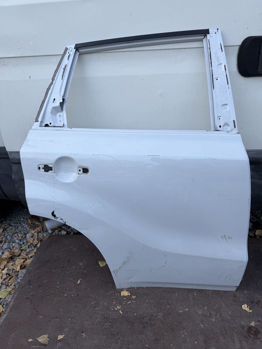 Врата Suzuki Vitara 3 2015 год.-