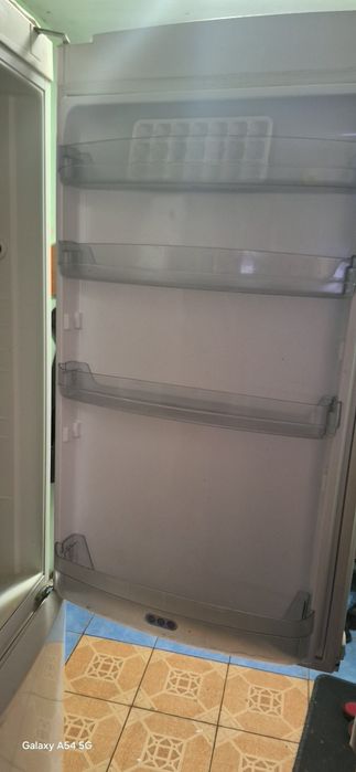 Vand frigider whirlpool h 190 L60 adâncime 65 perfecta stare de functi