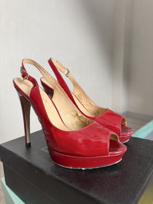 Продаю босоножки