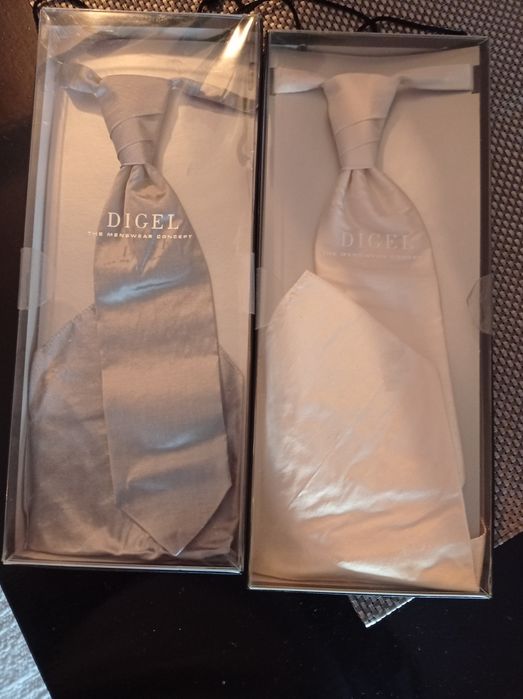 Digel set cravata cu batista rever,sigilate ,doua seturi germania