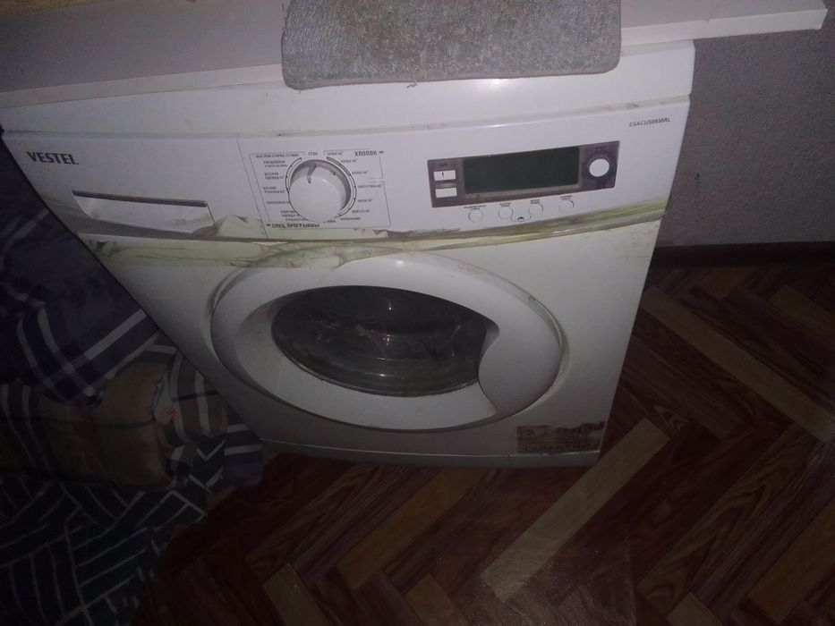 Рабочая стиральная машина