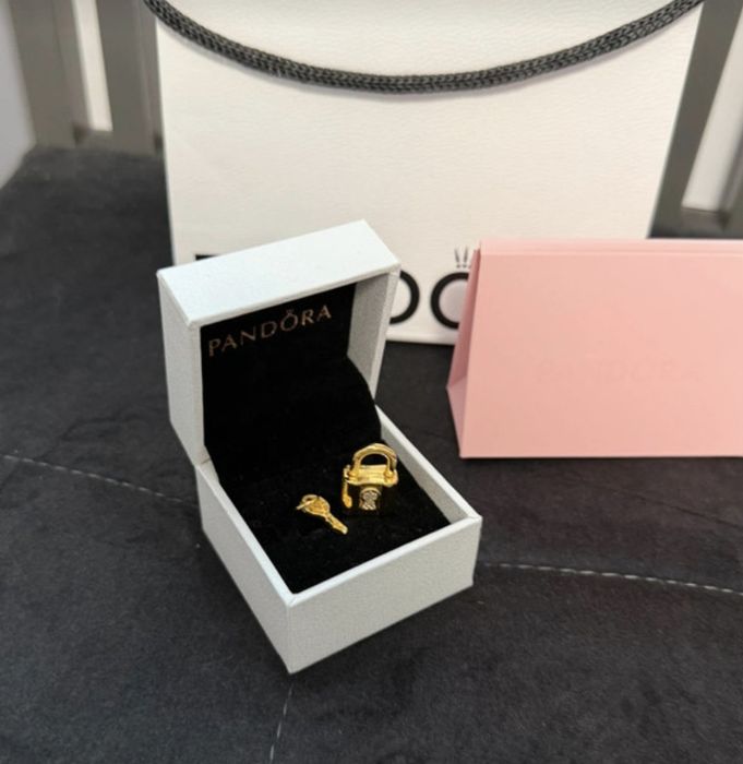 Talisman Pandora ,lacăt cu cheiță argint S925 ,suflat cu aur 18k, nou.