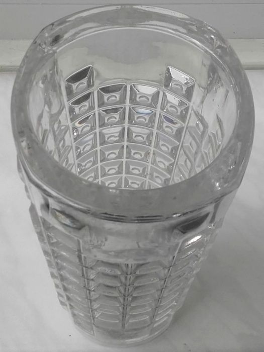 Ваза - стъкло / от социализЪма / 1970/80