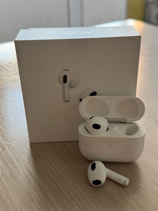 Продам AirPods в идеальном состоянии