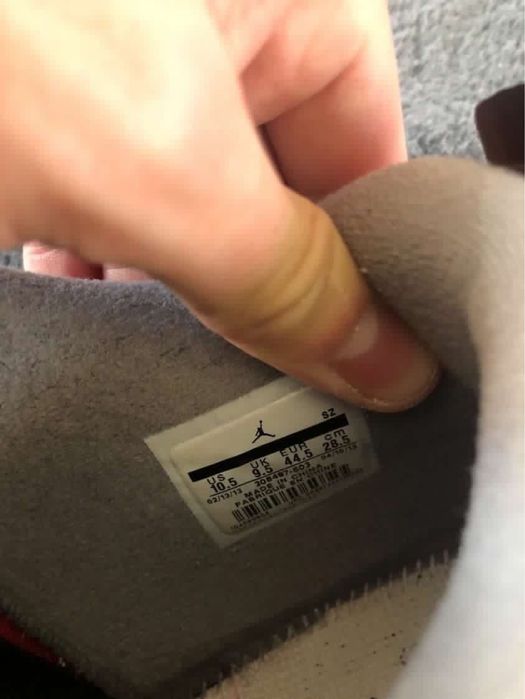 Vând/schimb Jordan 4 toro bravo