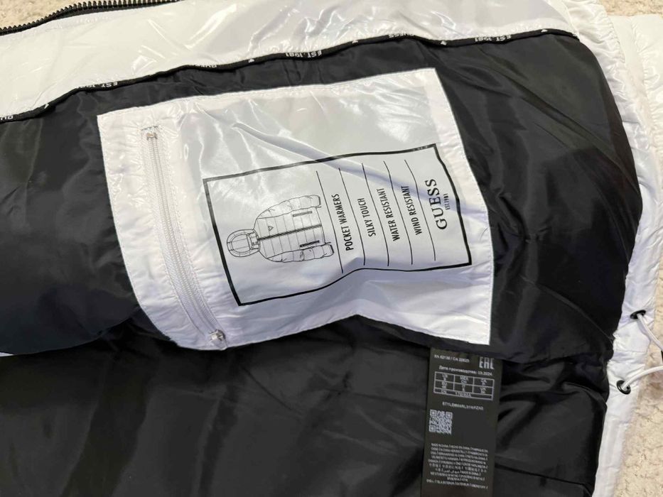 Дамско яке GUESS