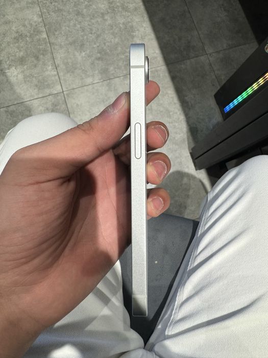 Iphone 16e xolati ideal