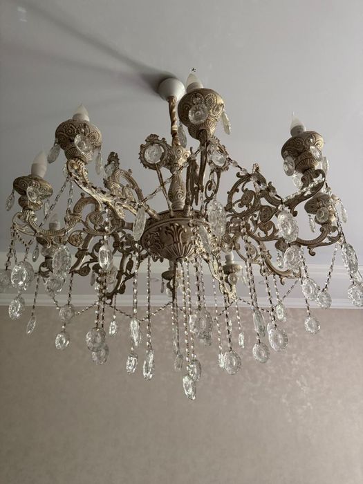 Продаётся люстра