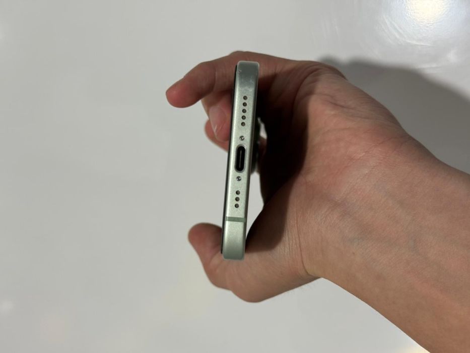 Продам айфон 15