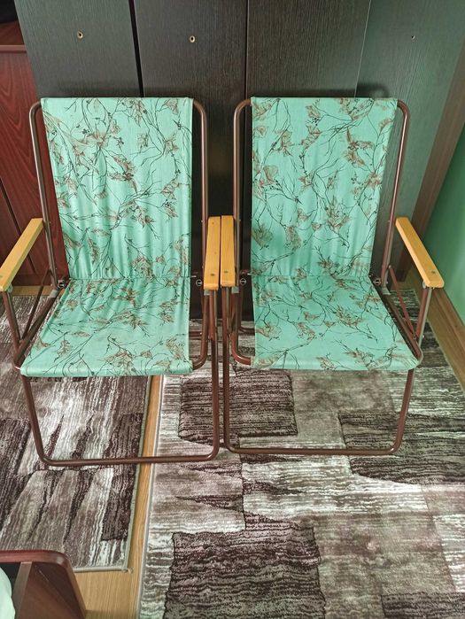 Vând 1 scaun pentru camping ( pitnic ) nou, nefolosit.