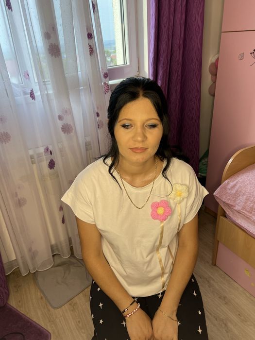 Ofer servicii de makeup si coafat pascani