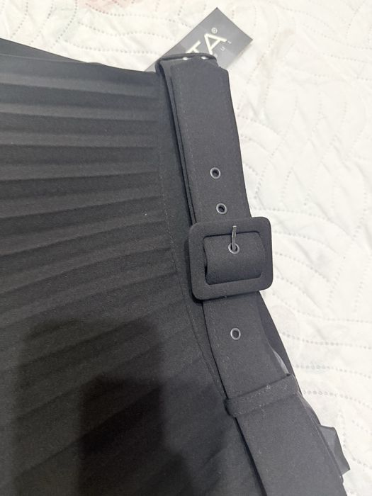 Дълга черна пола