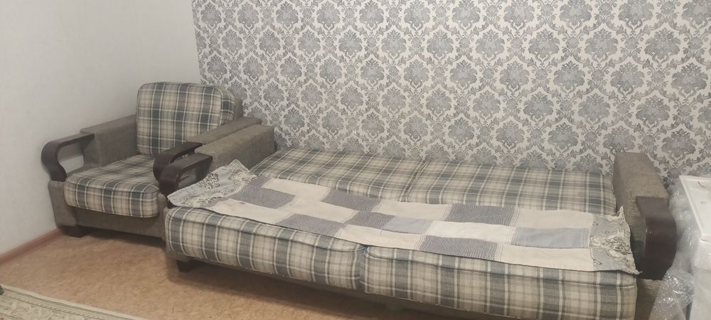 Продам 2 кресла и  диван