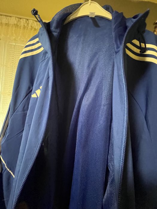 Чисто ново яке Adidas