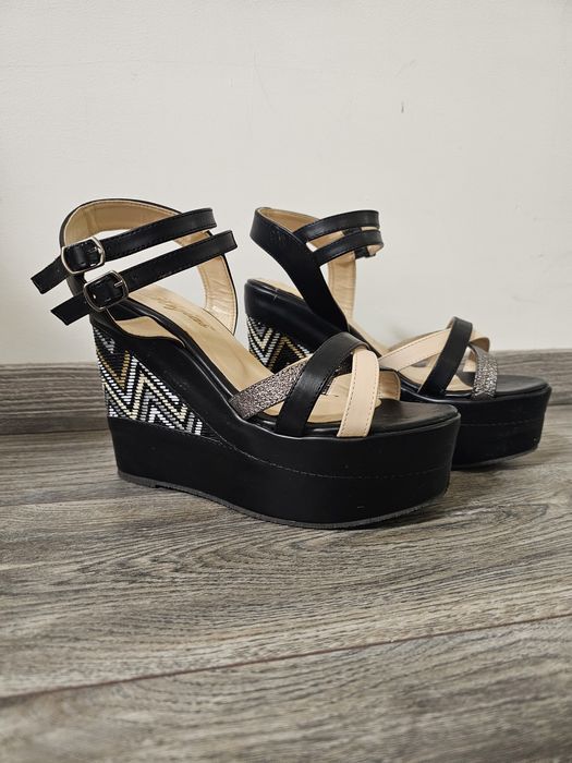 Обувки guess, nike, exclusive jeans, deichmann