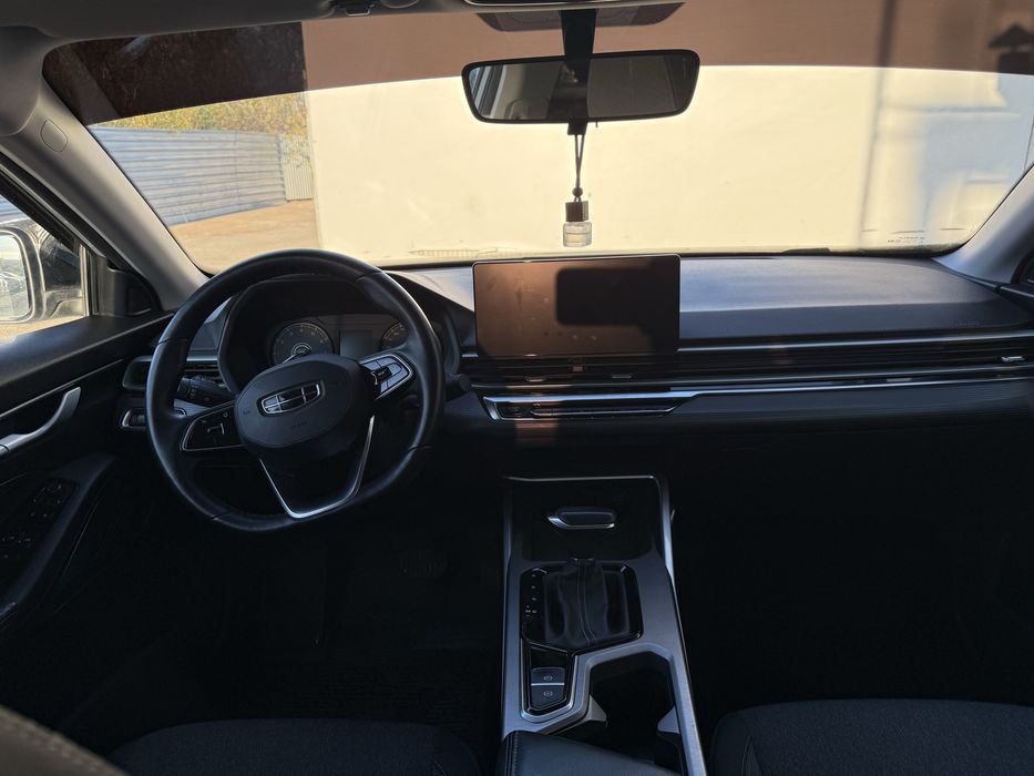 Geely Emgrand 2025