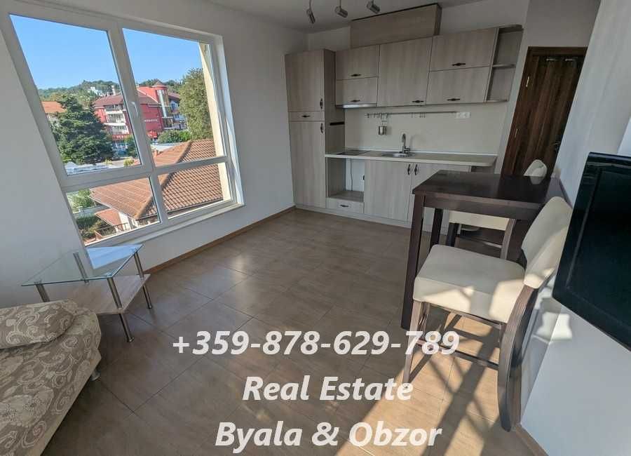 Двустаен апртамент с морска панорана на 100 метра от плажа